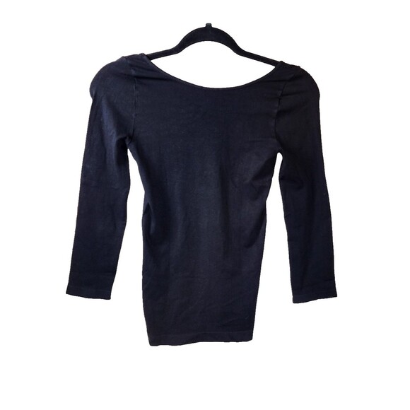 NIKIBIKI XS Black Seamless Stretch Knit 3/4 Sleeve Top Scoop Neck Basic Layer - Picture 2 of 3